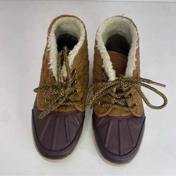 Oshkosh B'gosh Toddler Kids Duck Boots Tarin-B Brown Fabric and Rubber Size 11 - Picture 3 of 9